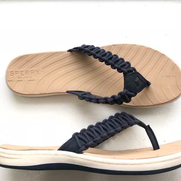 sperry seabrook flip flops